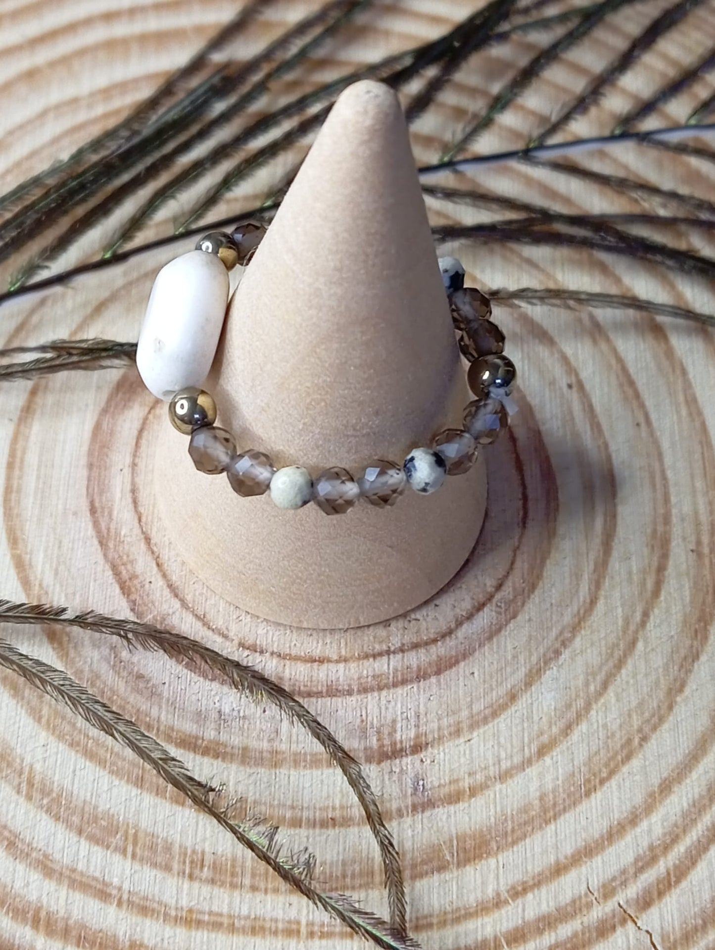 Bague Quartz fumé facettée, jaspe dalmatien et pierre centrale en magnésite