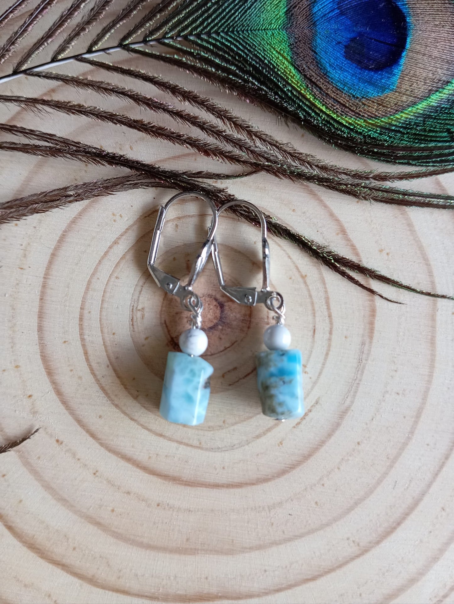 Boucles d'oreilles larimar et howlite